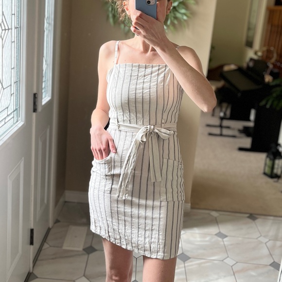 Linen Mini dress off-white w/ navy blue stripes and fabric belt - Primark Size 8 - Picture 3 of 7